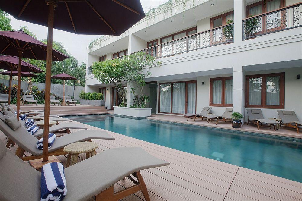 Seminyak Lagoon All Suites Hotel Exterior photo