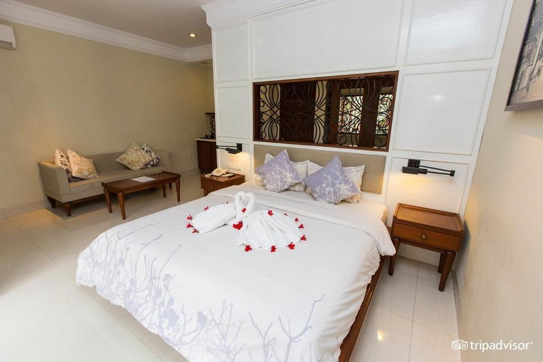 Seminyak Lagoon All Suites Hotel Exterior photo